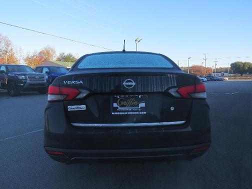 2024 Nissan Versa 1.6 S