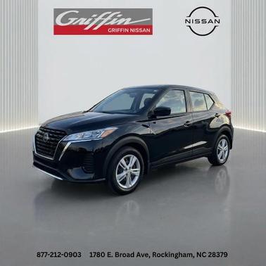 Super Black 2025 Nissan Kicks Play S