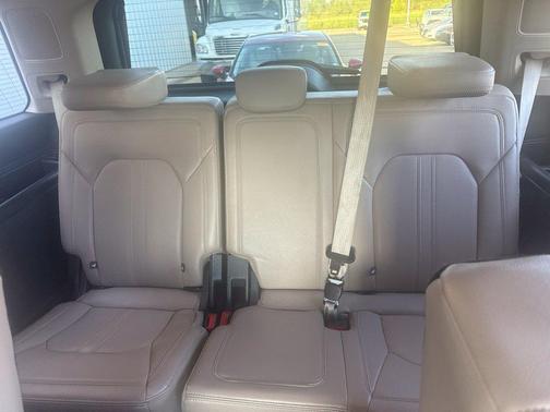 Iconic Silver Metallic 2024 Ford Expedition Limited