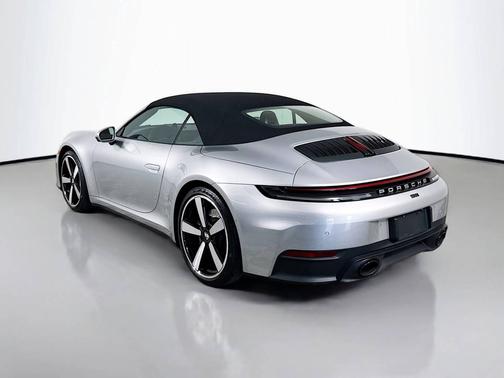GT Silver Metallic 2025 Porsche 911
