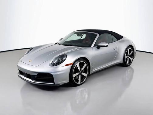 GT Silver Metallic 2025 Porsche 911