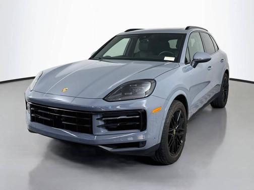 Arctic Grey 2024 Porsche Cayenne