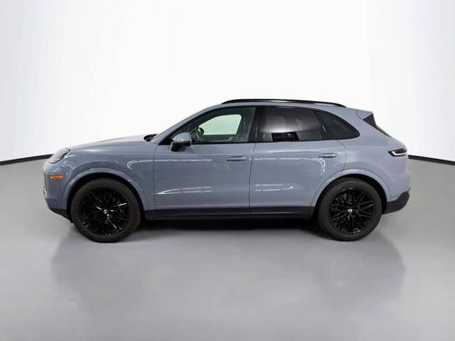 Arctic Grey 2024 Porsche Cayenne