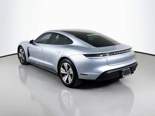 2022 Porsche Taycan 