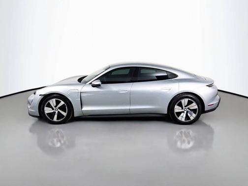 2022 Porsche Taycan 