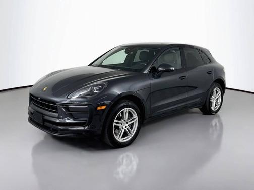 Volcano Grey Metallic 2022 Porsche Macan