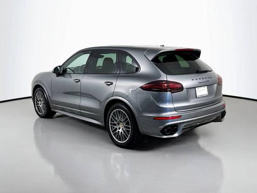 Meteor Gray Metallic 2018 Porsche Cayenne