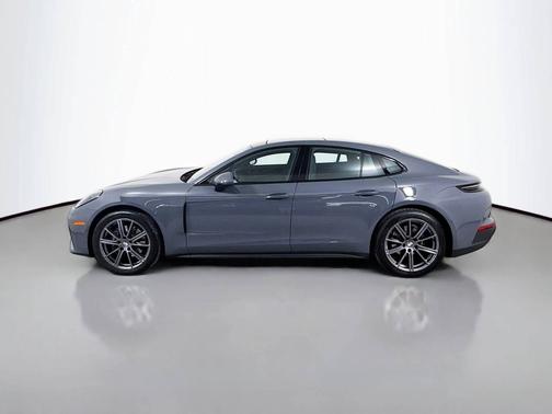 2025 Porsche Panamera 