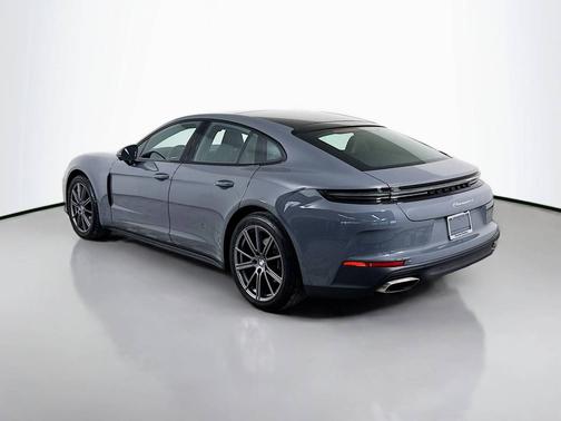 2025 Porsche Panamera 