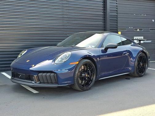 Gentian Blue Metallic 2025 Porsche 911