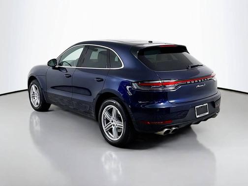 Night Blue Metallic 2021 Porsche Macan