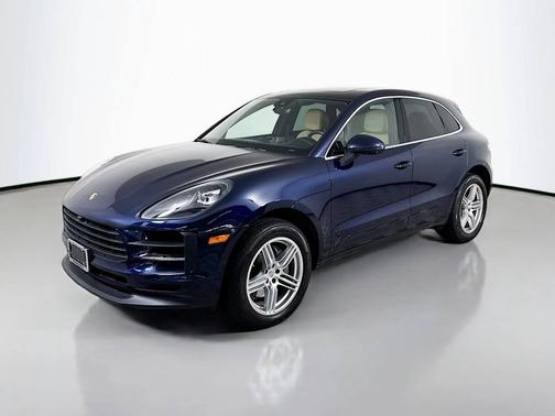 Night Blue Metallic 2021 Porsche Macan