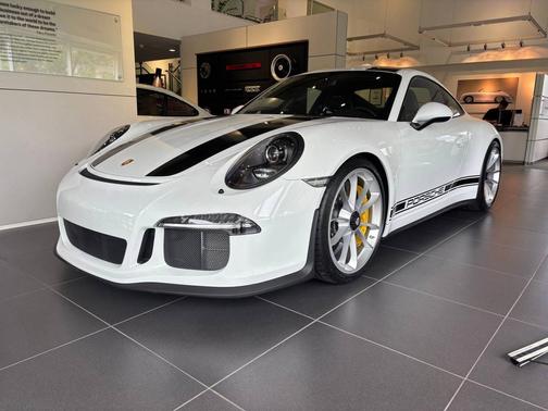White 2016 Porsche 911
