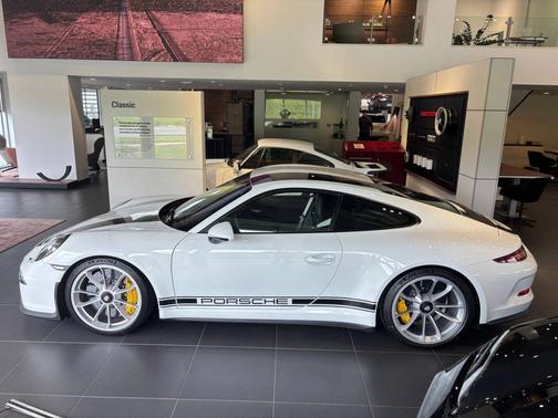 White 2016 Porsche 911
