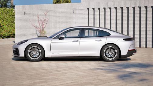 Ice Grey Metallic 2026 Porsche Panamera