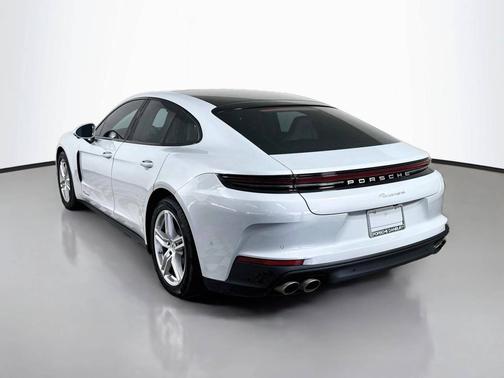 Ice Grey Metallic 2026 Porsche Panamera
