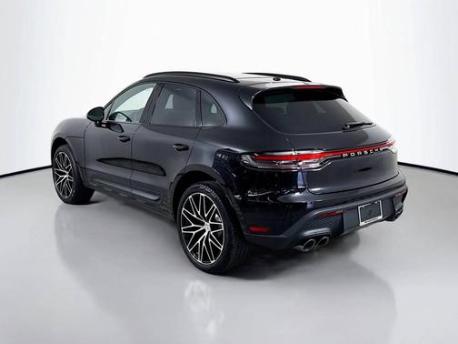 Jet Black Metallic 2026 Porsche Macan