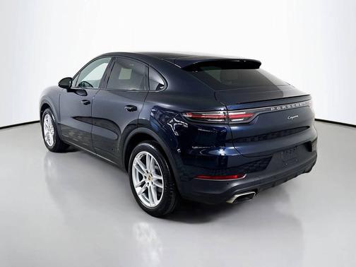 Moonlight Blue Metallic 2023 Porsche Cayenne