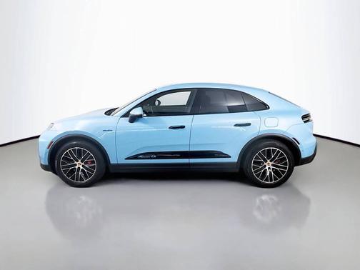 Frozen Blue Metallic 2025 Porsche Macan