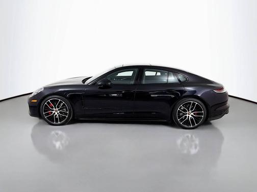 2023 Porsche Panamera 