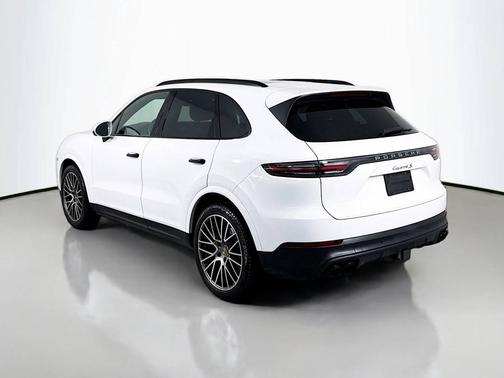 2023 Porsche Cayenne 