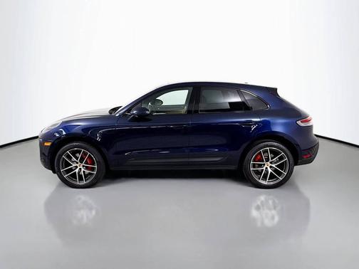 Night Blue Metallic 2023 Porsche Macan