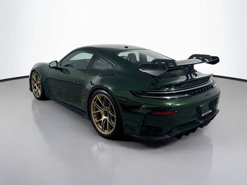 Oak Green Metallic Neo 2026 Porsche 911