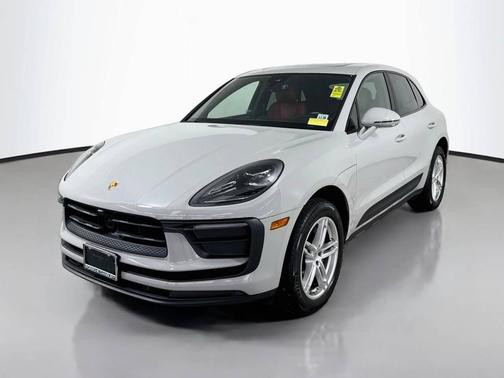 Chalk 2024 Porsche Macan