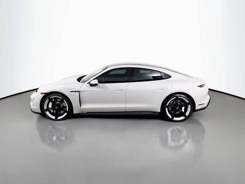 2022 Porsche Taycan 