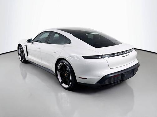 2022 Porsche Taycan 