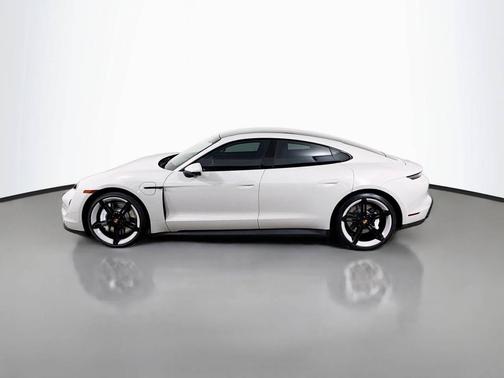 2022 Porsche Taycan 