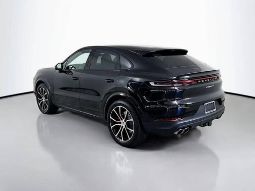 Chromite Black Metallic 2026 Porsche Cayenne
