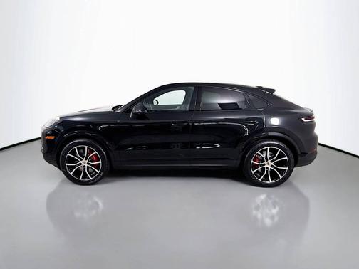 Chromite Black Metallic 2026 Porsche Cayenne