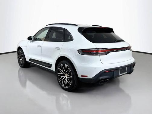Carrara White Metallic 2023 Porsche Macan