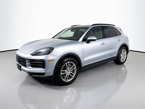Dolomite Silver Metallic 2024 Porsche Cayenne