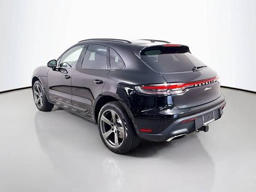 2025 Porsche Macan 