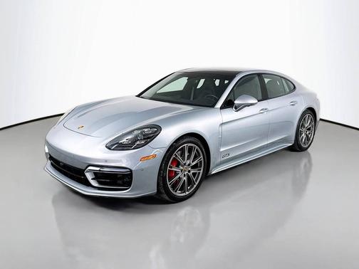 2023 Porsche Panamera 