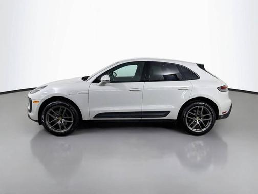 Chalk 2023 Porsche Macan