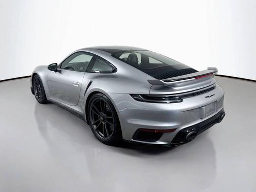 GT Silver Metallic 2025 Porsche 911