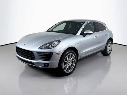 Rhodium Silver Metallic 2016 Porsche Macan