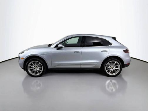 Rhodium Silver Metallic 2016 Porsche Macan