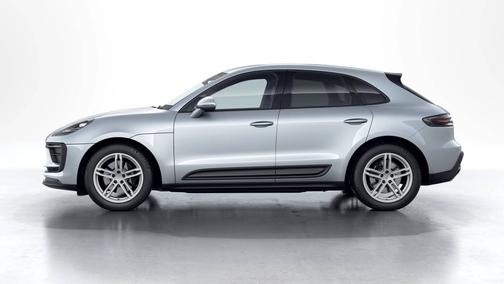 Dolomite Silver Metallic 2022 Porsche Macan