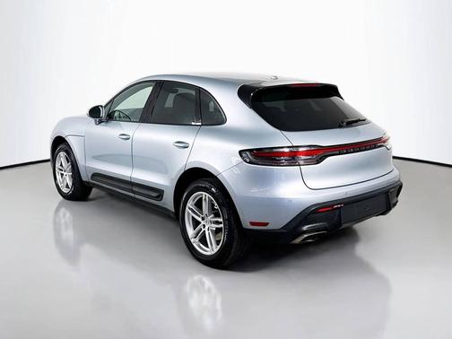 Dolomite Silver Metallic 2022 Porsche Macan