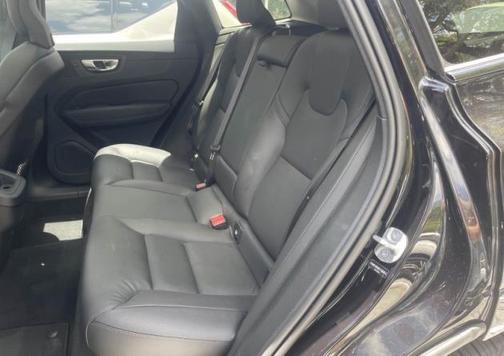 Onyx Black Metallic 2025 Volvo XC60 B5 Plus