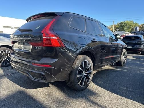 2025 Volvo XC60 B5 Plus