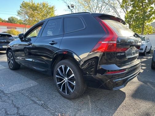 2025 Volvo XC60 B5 Plus