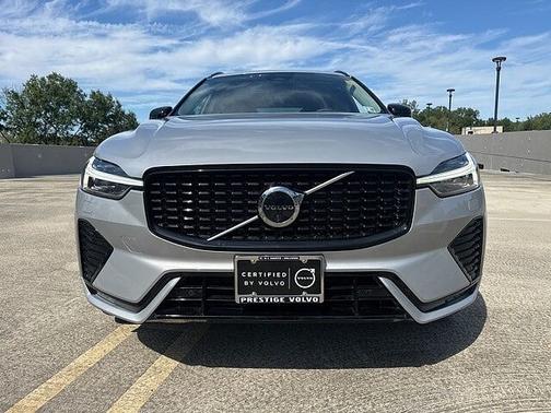 2023 Volvo XC60 B5 AWD Ultimate Dark
