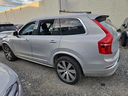 2024 Volvo XC90 T8 Ultimate Bright 7-Seater