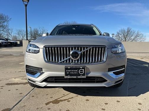 2024 Volvo XC90 T8 Ultimate Bright 7-Seater