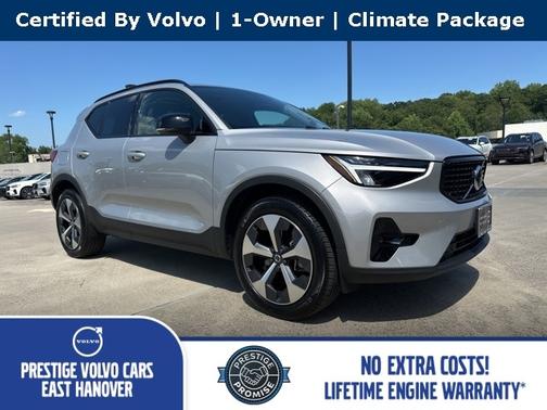 2023 Volvo XC40 B5 AWD Plus Dark